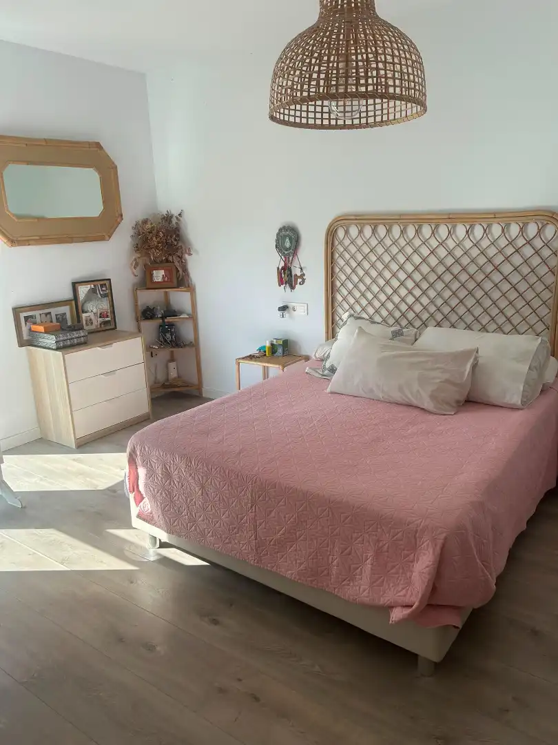 Habitación de Casa adosada en venta en Bormujos con Aire acondicionado, Jardín privado y Terraza