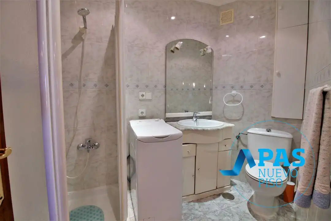 Baño de Piso en venta en Santander con Calefacción