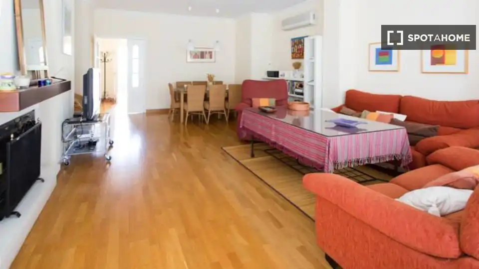Room in Almensilla