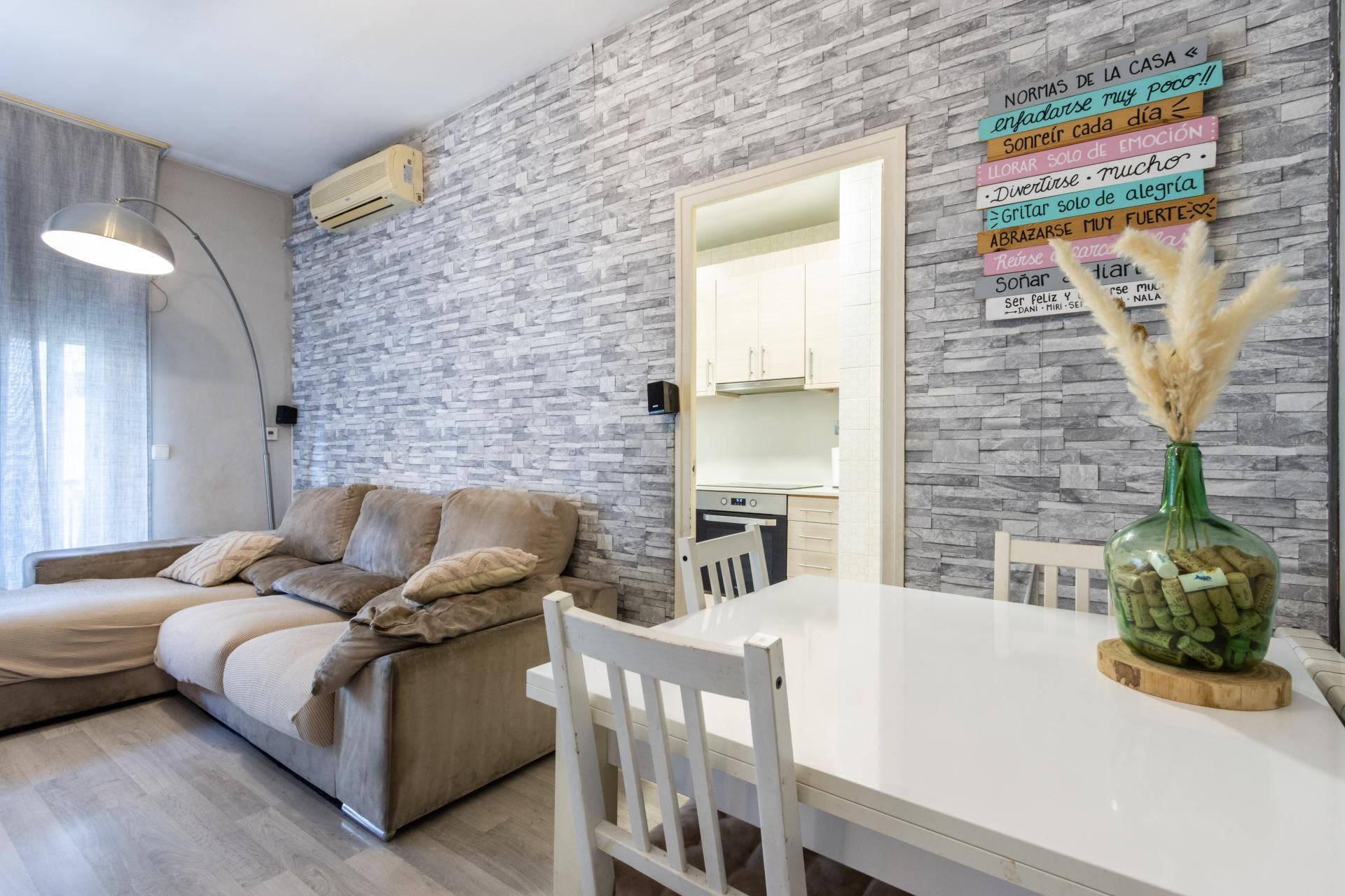 Living room of Flat for sale in Sabadell  with Heating, Storage room and TV