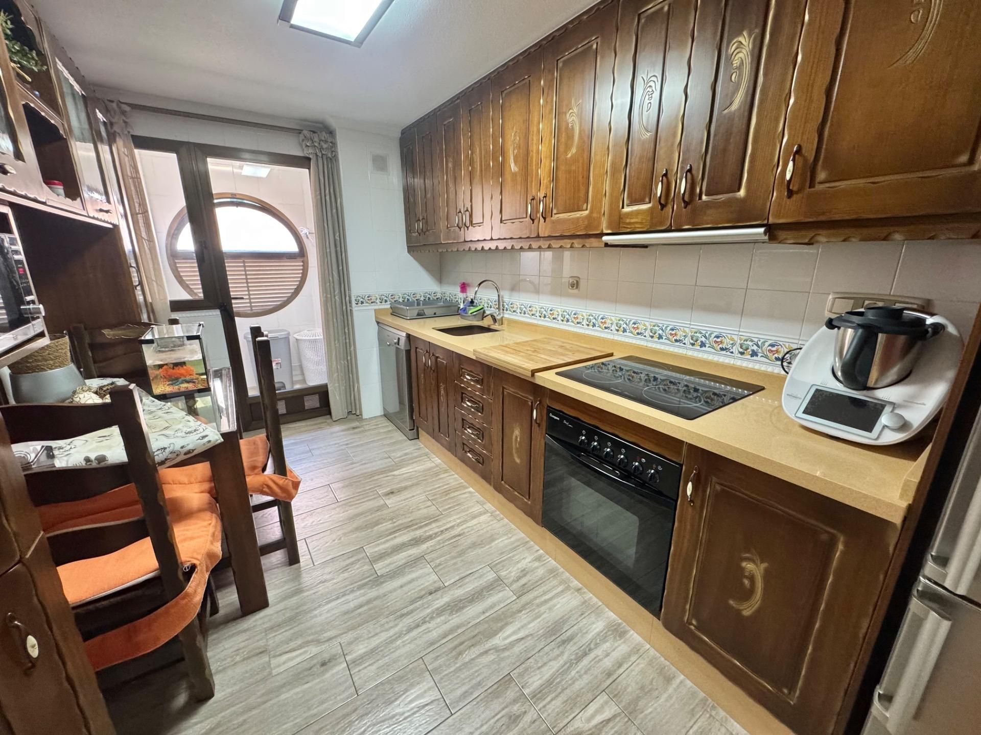 Cocina de Piso en venta en Orihuela con Aire acondicionado, Trastero y Amueblado