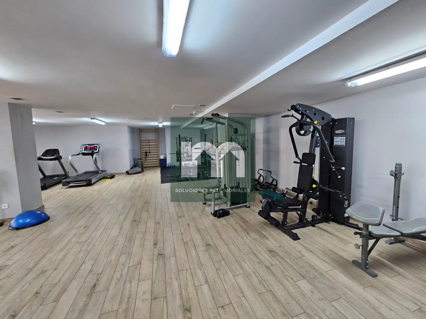 Flat for sale in Madrid  with Air Conditioner, Heating and Storage room