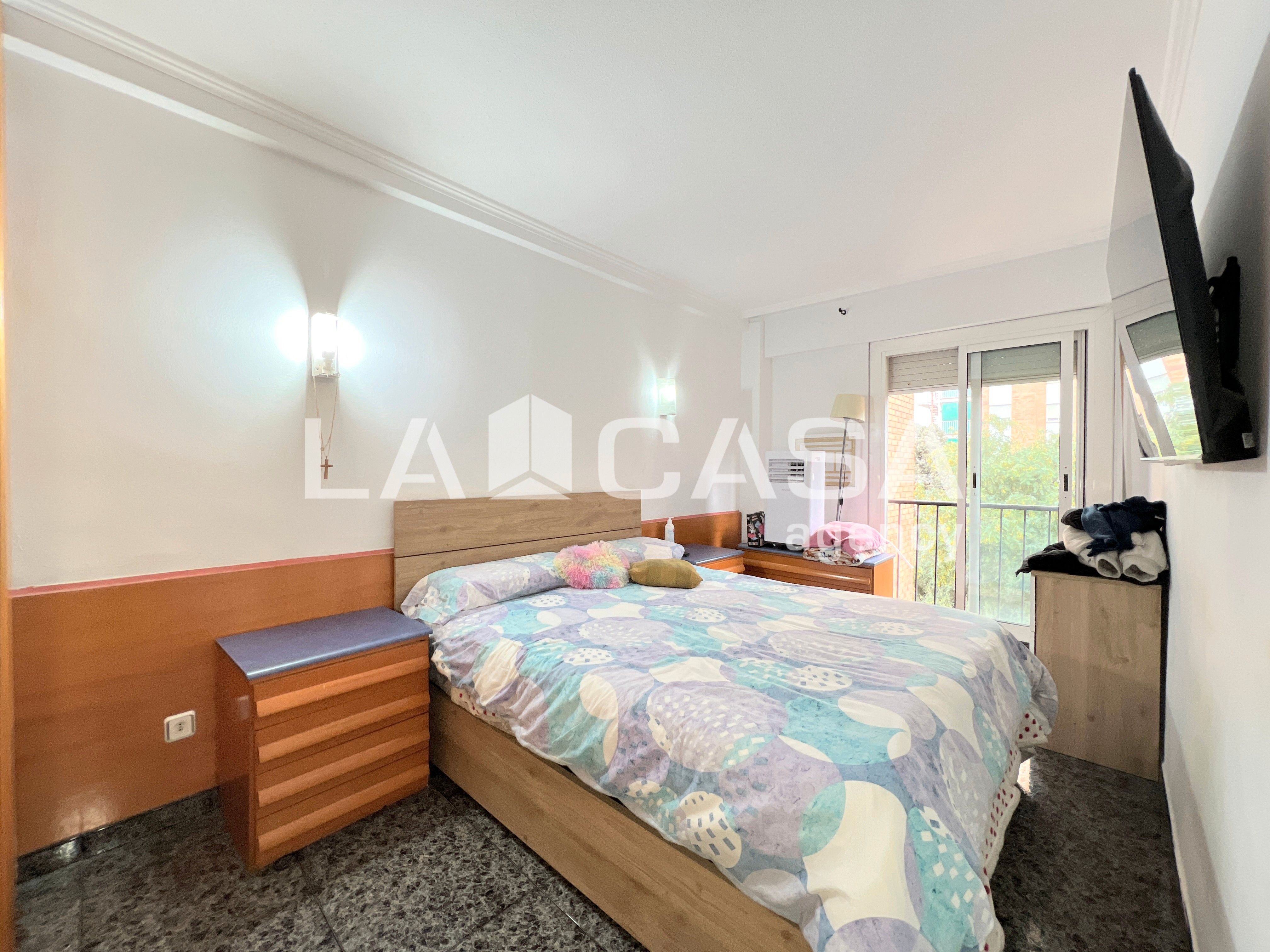 Bedroom of Flat for sale in Badalona