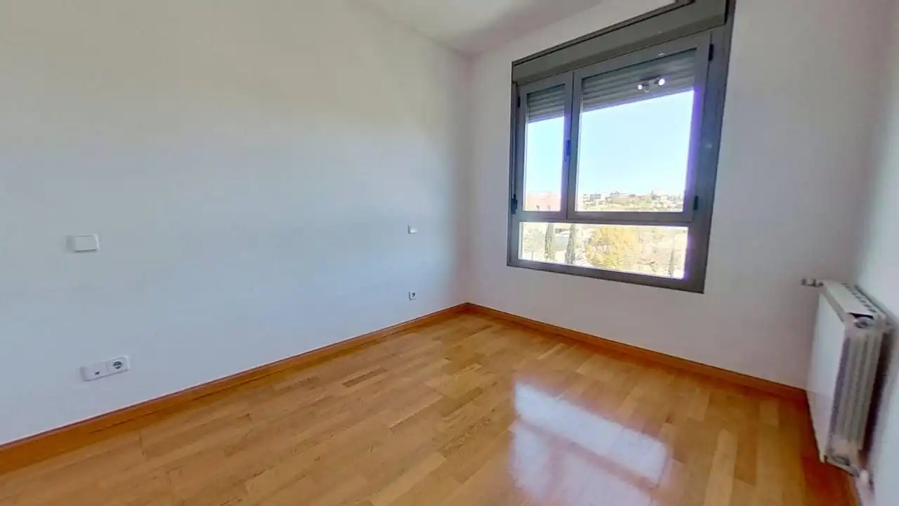 Bedroom of Flat for rent in Madrid  with Air Conditioner, Heating and Private garden