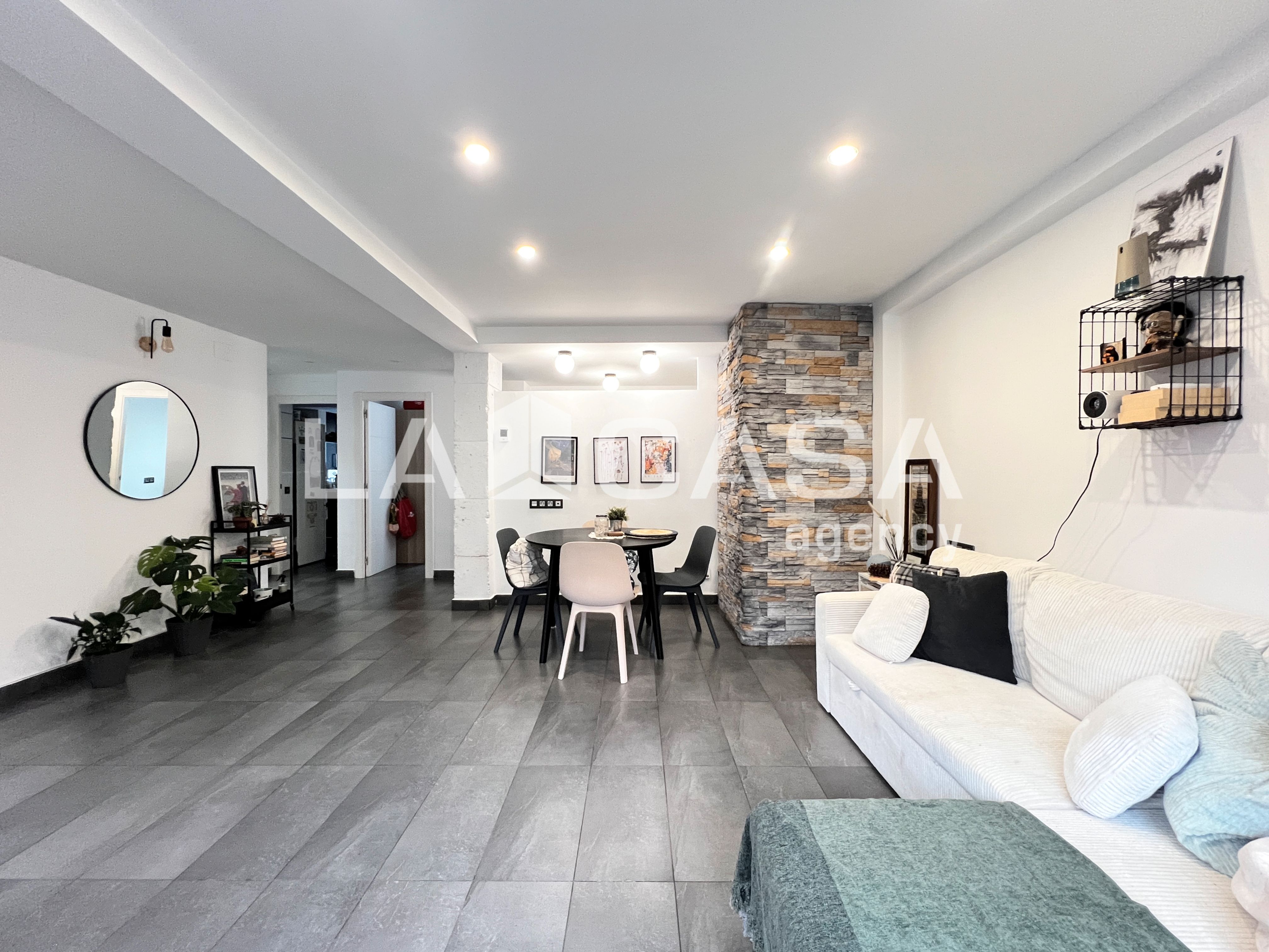 Piso en venta en Badalona con Balcón