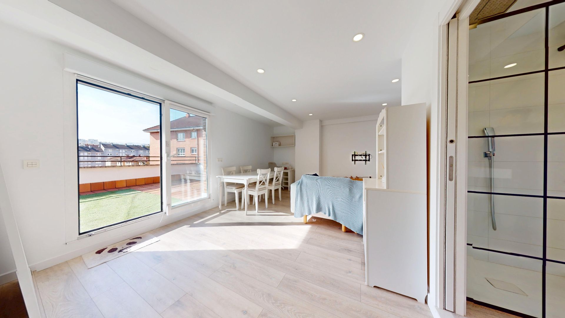 Habitación de Dúplex en venta en Oviedo  con Calefacción, Parquet y Terraza