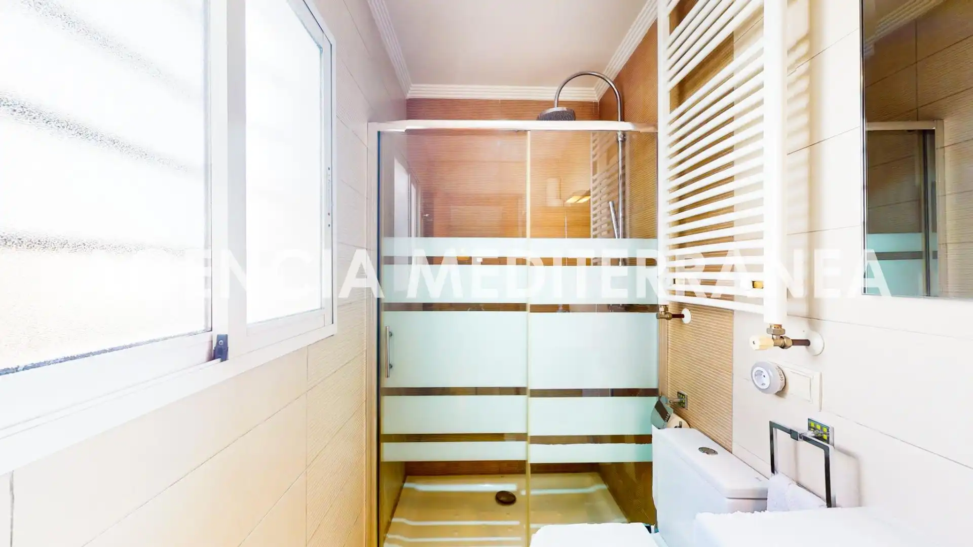 Bany de Casa o xalet en venda en Burjassot amb Aire condicionat, Calefacció i Terrassa