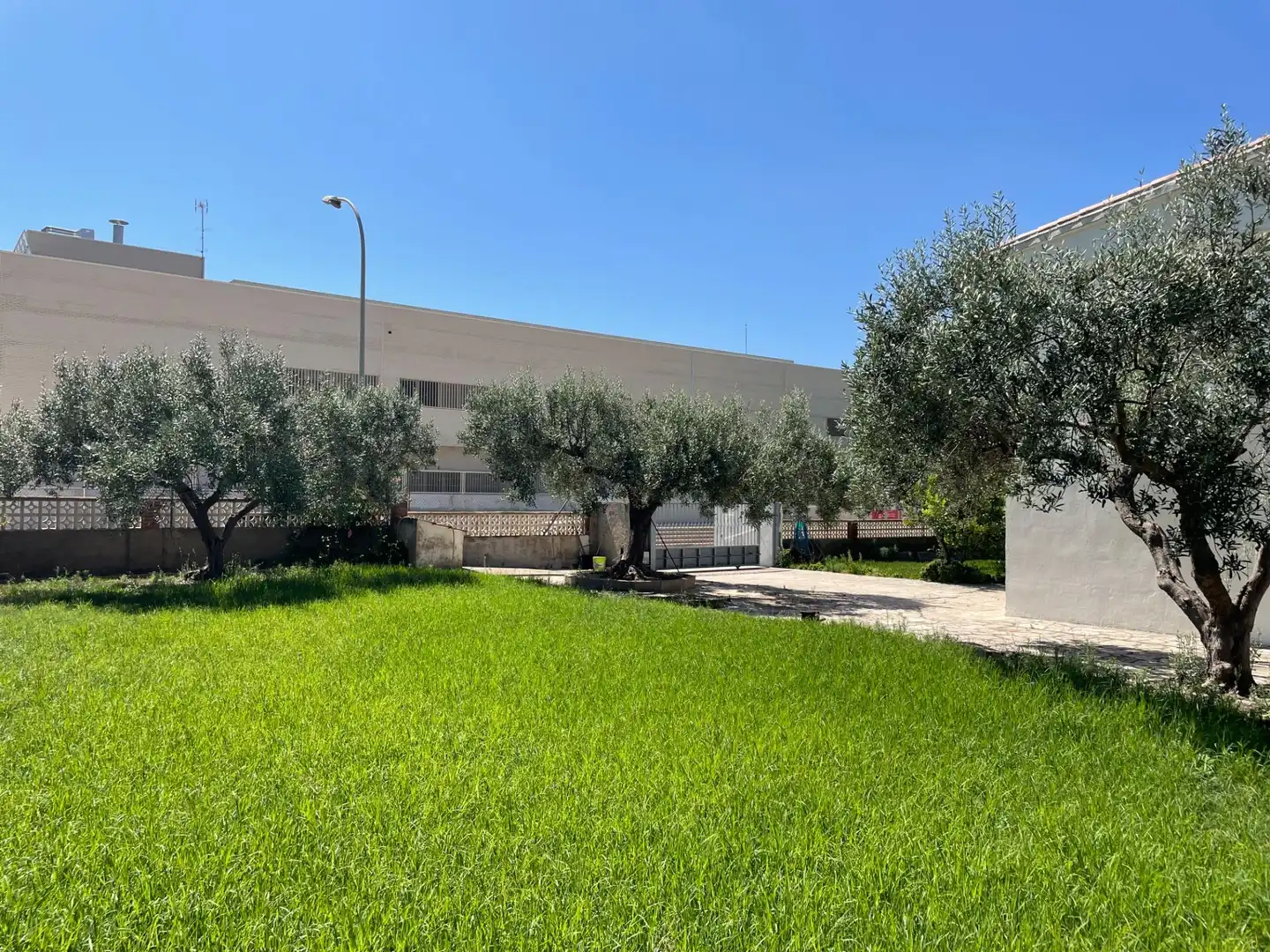 Vista exterior de Casa o xalet en venda en Vinaròs amb Calefacció, Jardí privat i Terrassa