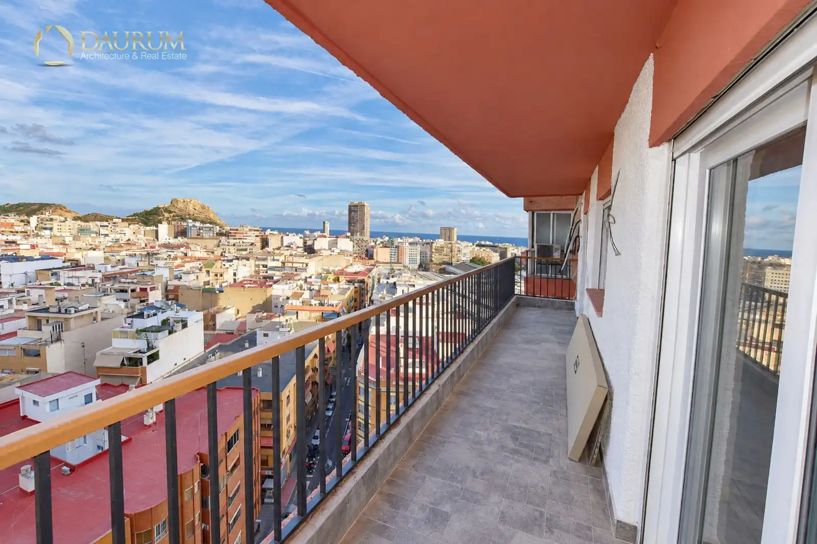 Terrasse von Wohnung zum Verkauf in Alicante / Alacant mit Klimaanlage, Terrasse und Balkon