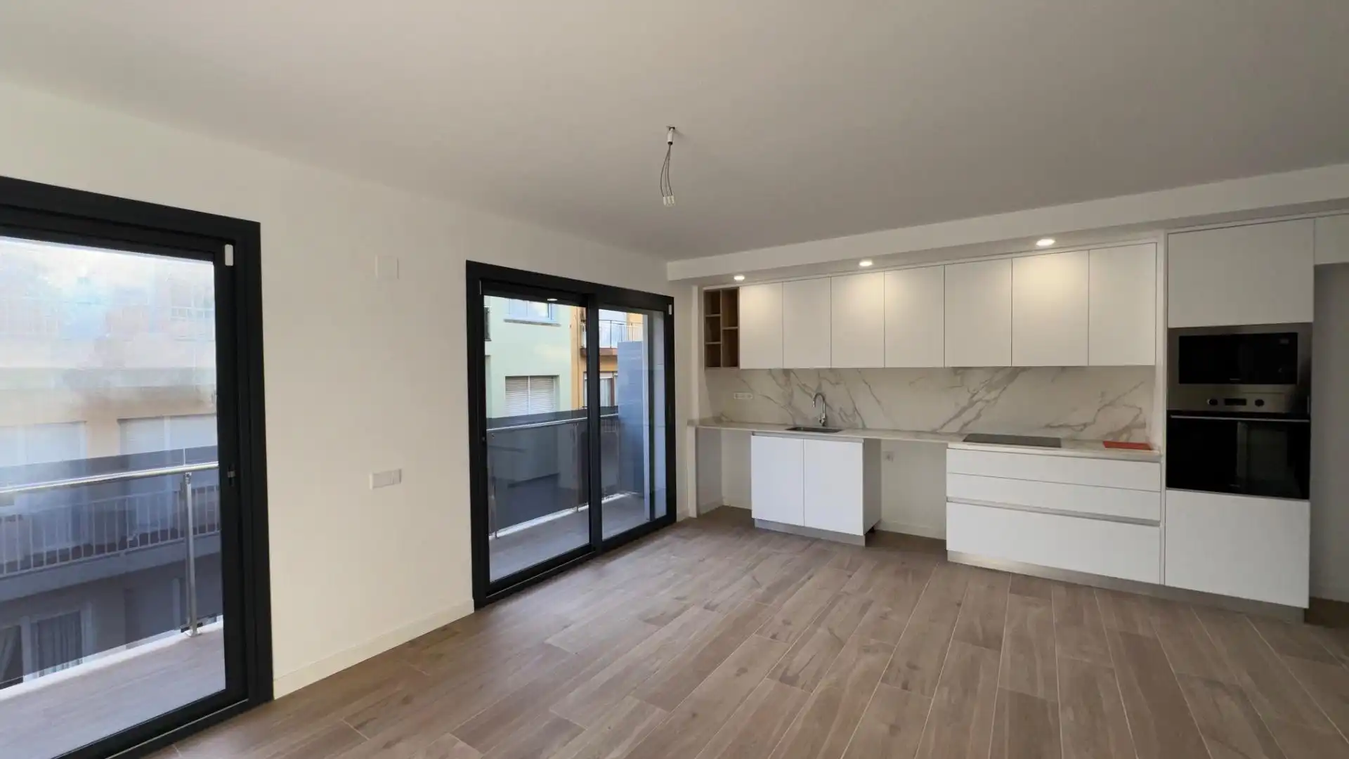 Kitchen of Flat for sale in Pineda de Mar  with Air Conditioner, Heating and Parquet flooring