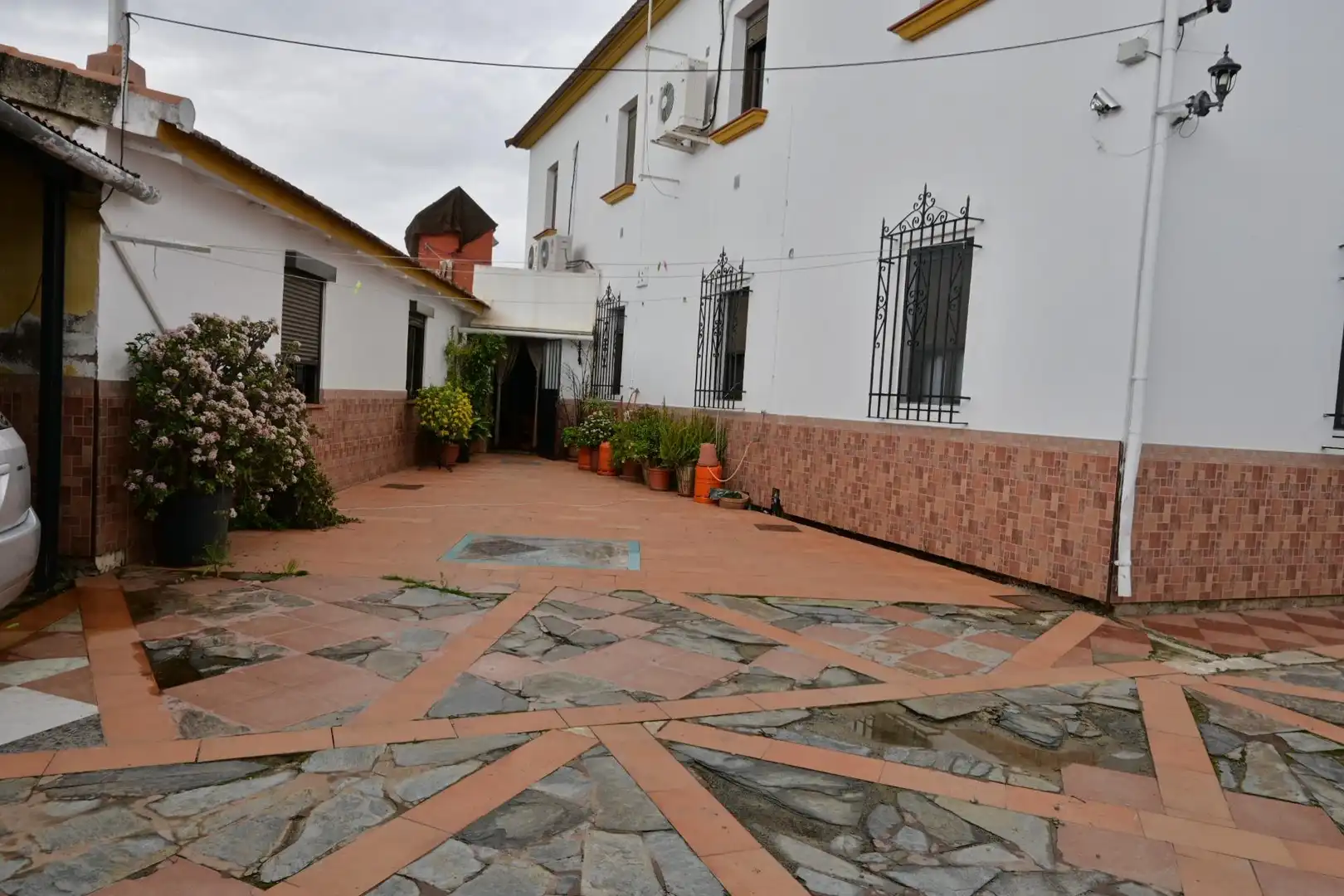 Vista exterior de Finca rústica en venda en Las Navas de la Concepción amb Jardí privat, Terrassa i Moblat