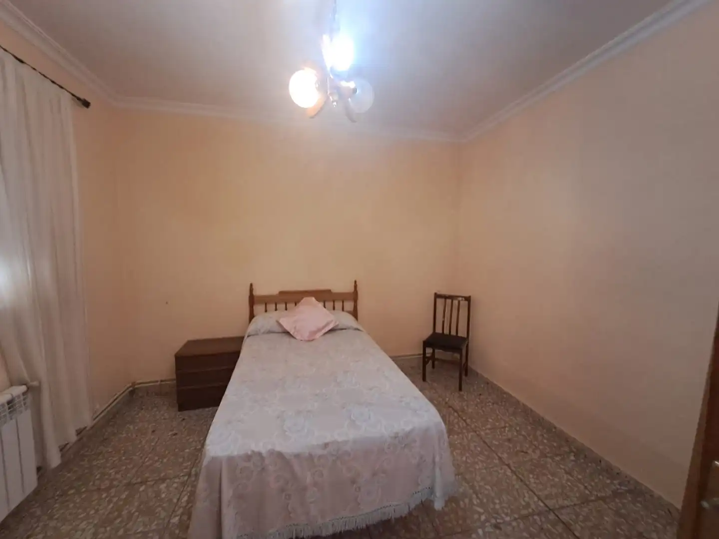 Dormitori de Casa o xalet en venda en Puertollano amb Calefacció, Terrassa i Traster