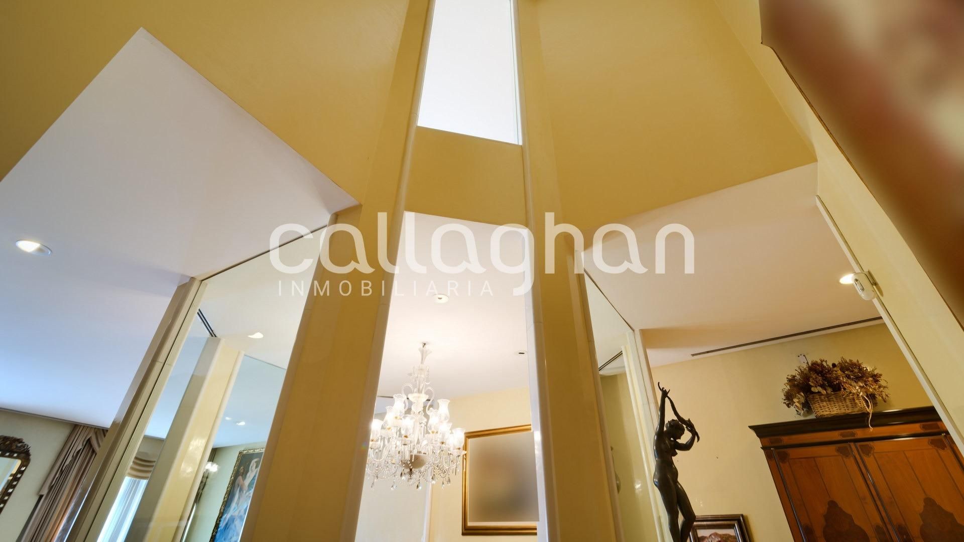 Attic for sale in  Valencia Capital  with Air Conditioner, Heating and Parquet flooring