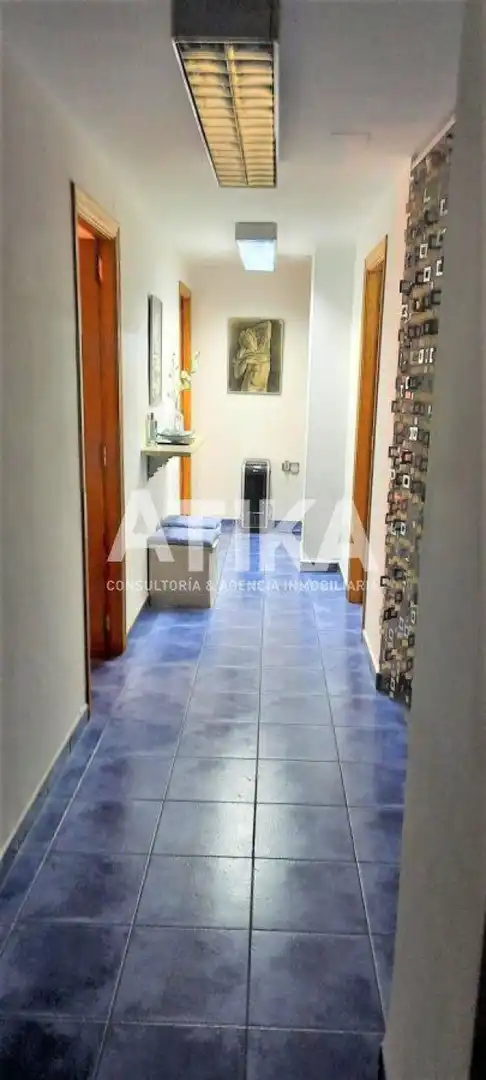 Locale commerciale in vendita a Sant Josep - Zona Hospital, imagen 11