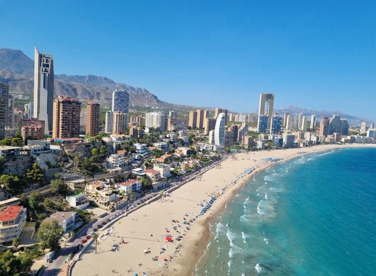 Exterior view of Flat for sale in Benidorm  with Air Conditioner and Community pool