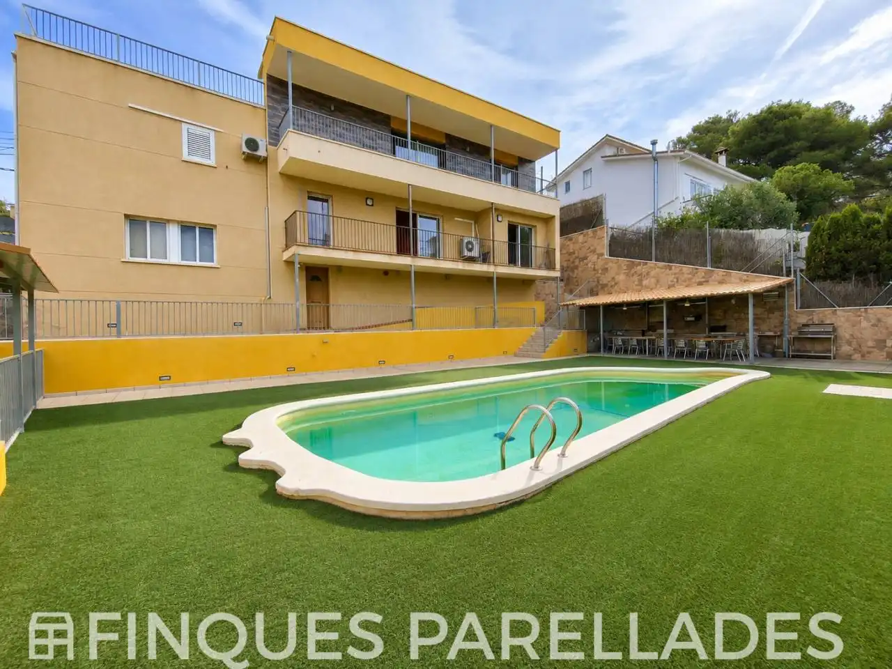 Swimming pool of Houses for sale in Canyelles  with Air Conditioner, Heating and Private garden