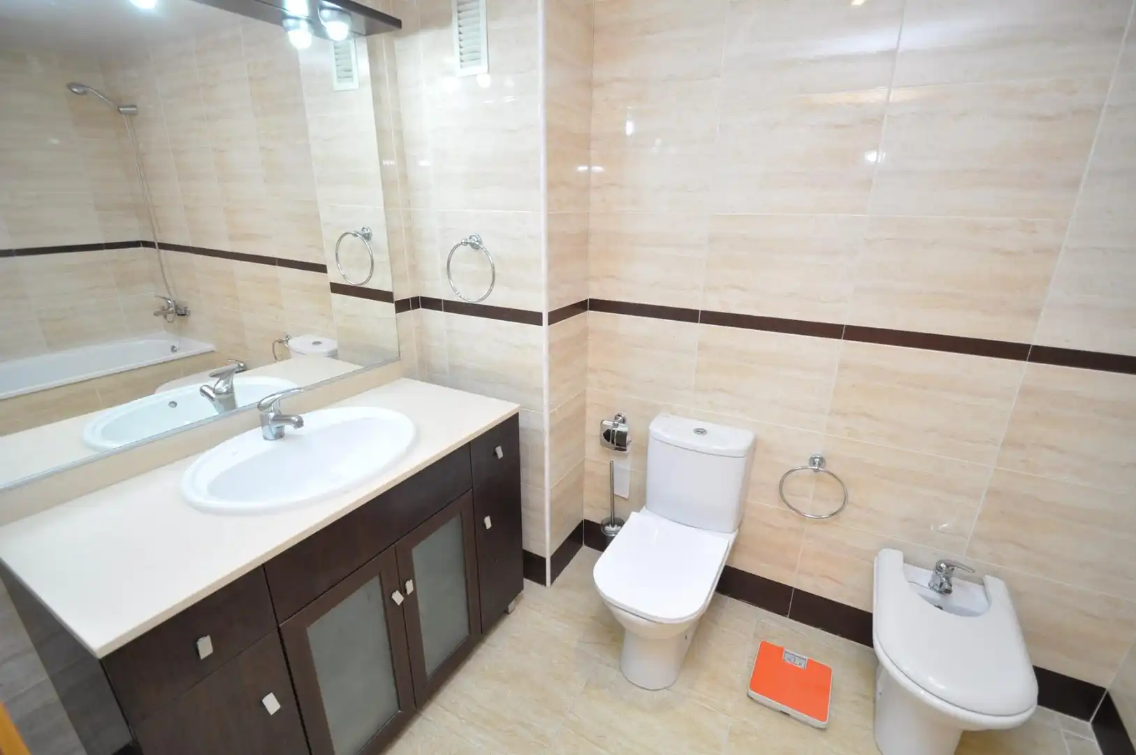 Baño de Apartamento en venta en La Ràpita con Amueblado y Piscina comunitaria