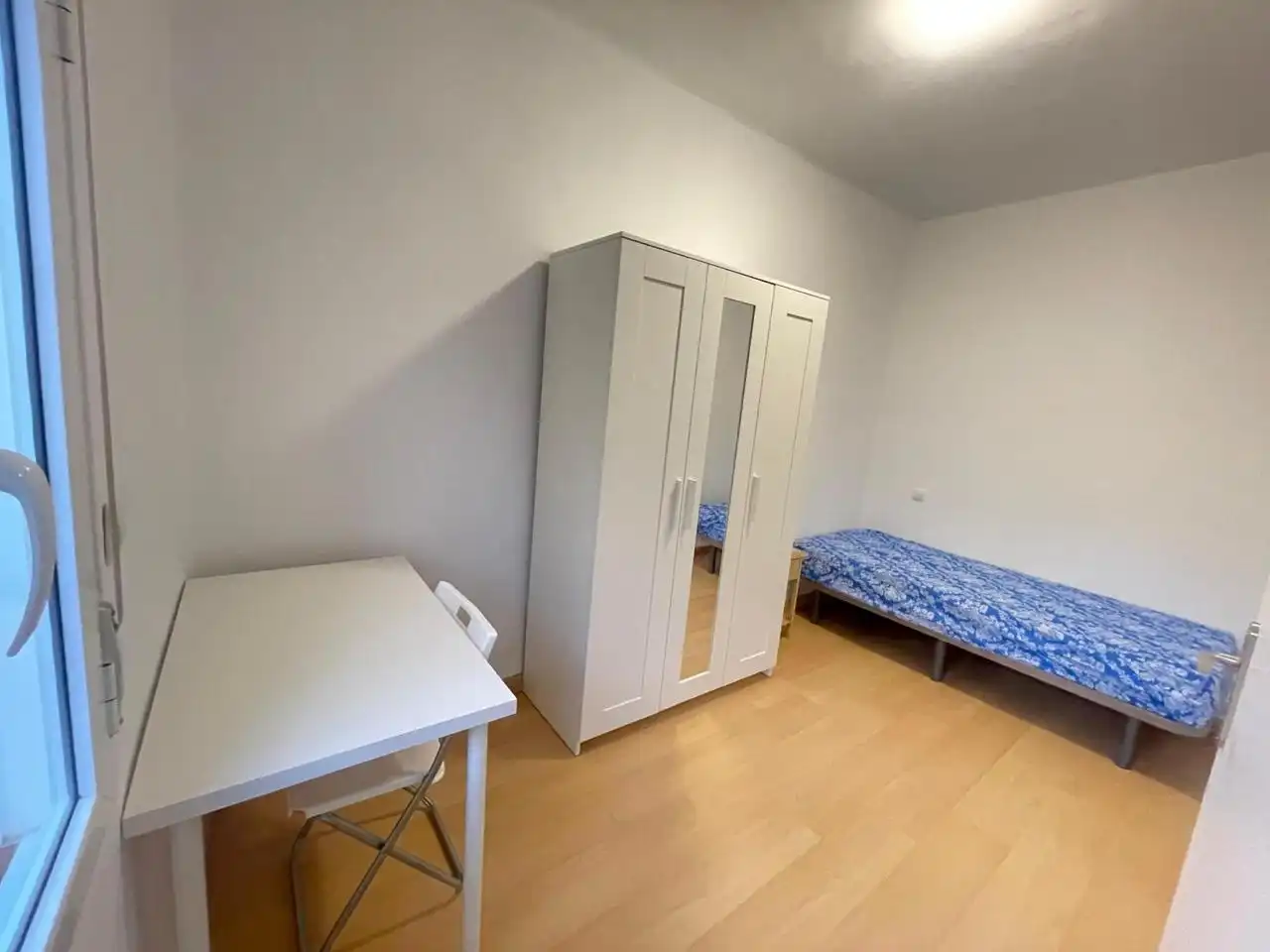 Habitación de Piso de alquiler en Sevilla con Aire acondicionado, Amueblado y Balcón