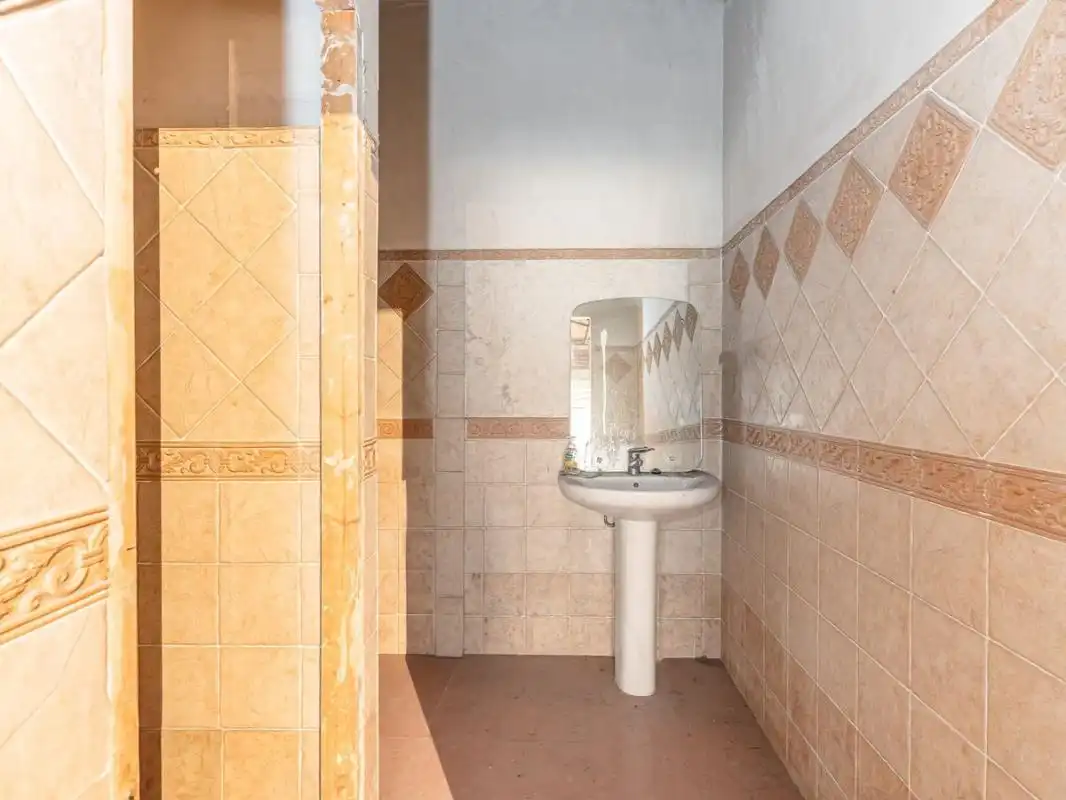 Bathroom of Commercial properties for sale in Coslada  with Heating and Terrace