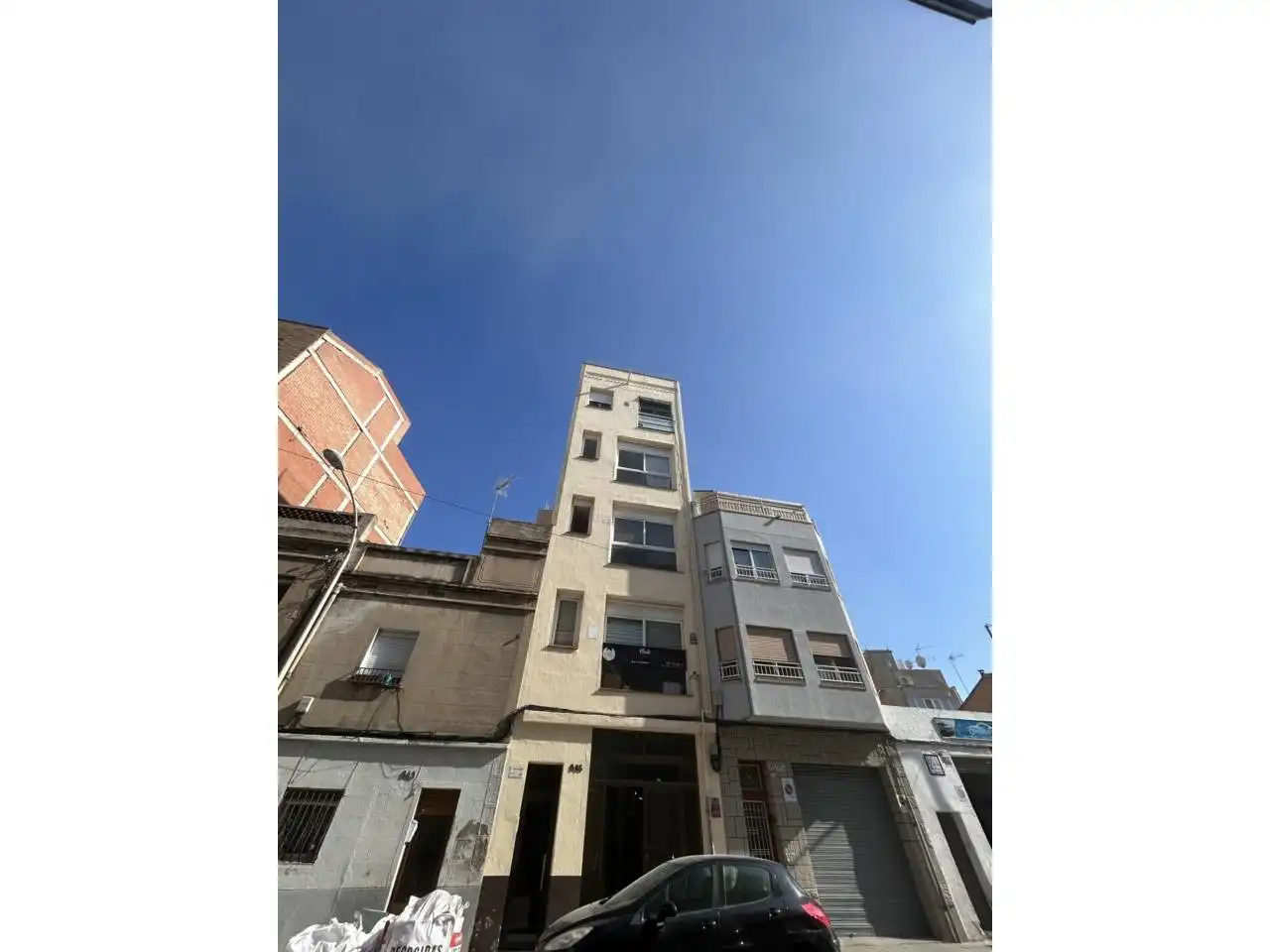 Local de alquiler en Calle Guifré, El Remei