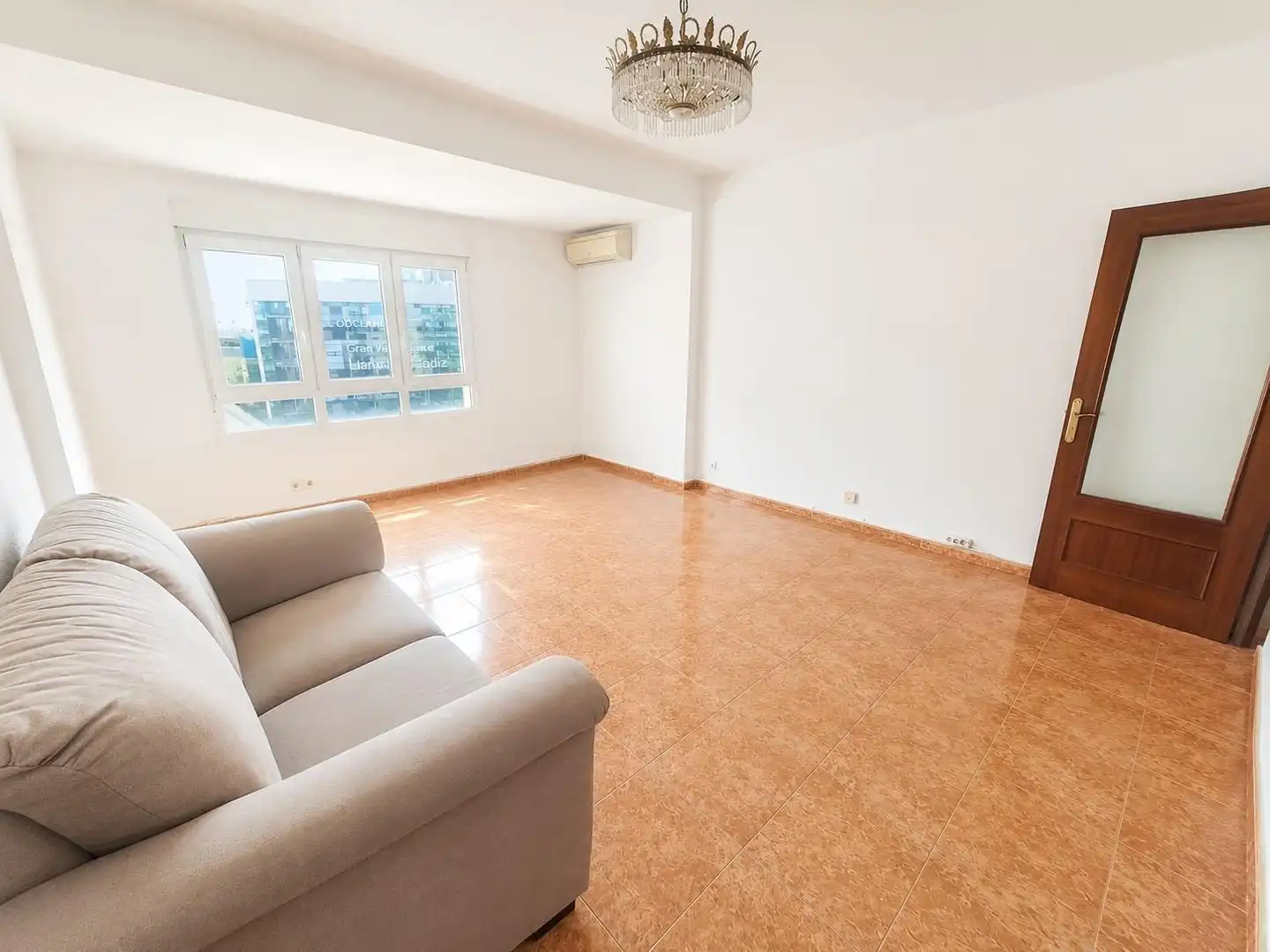 Sala d'estar de Pis en venda en Cádiz amb Aire condicionat i Terrassa