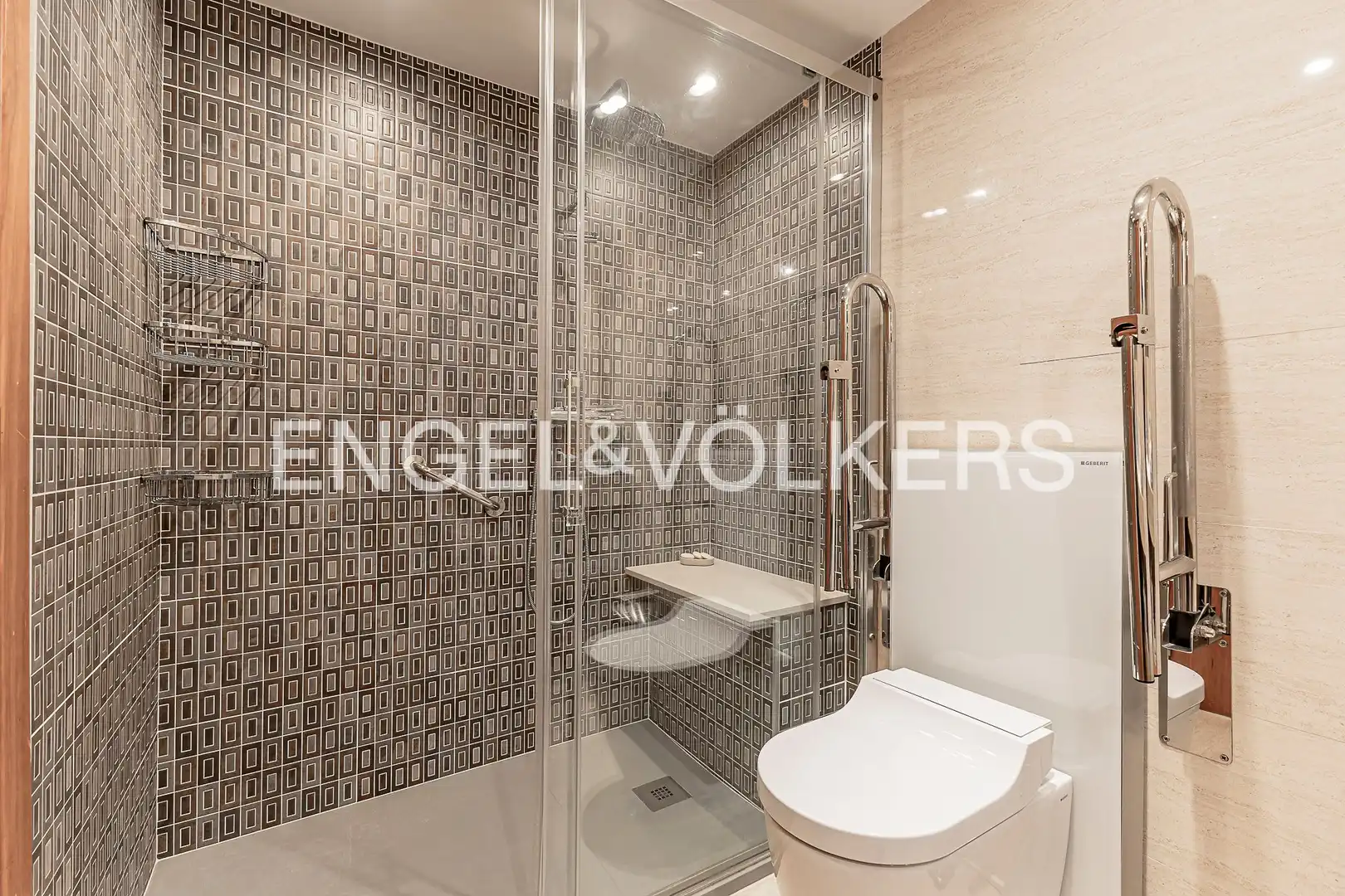 Baño de Ático en venta en Sitges con Aire acondicionado, Calefacción y Jardín privado