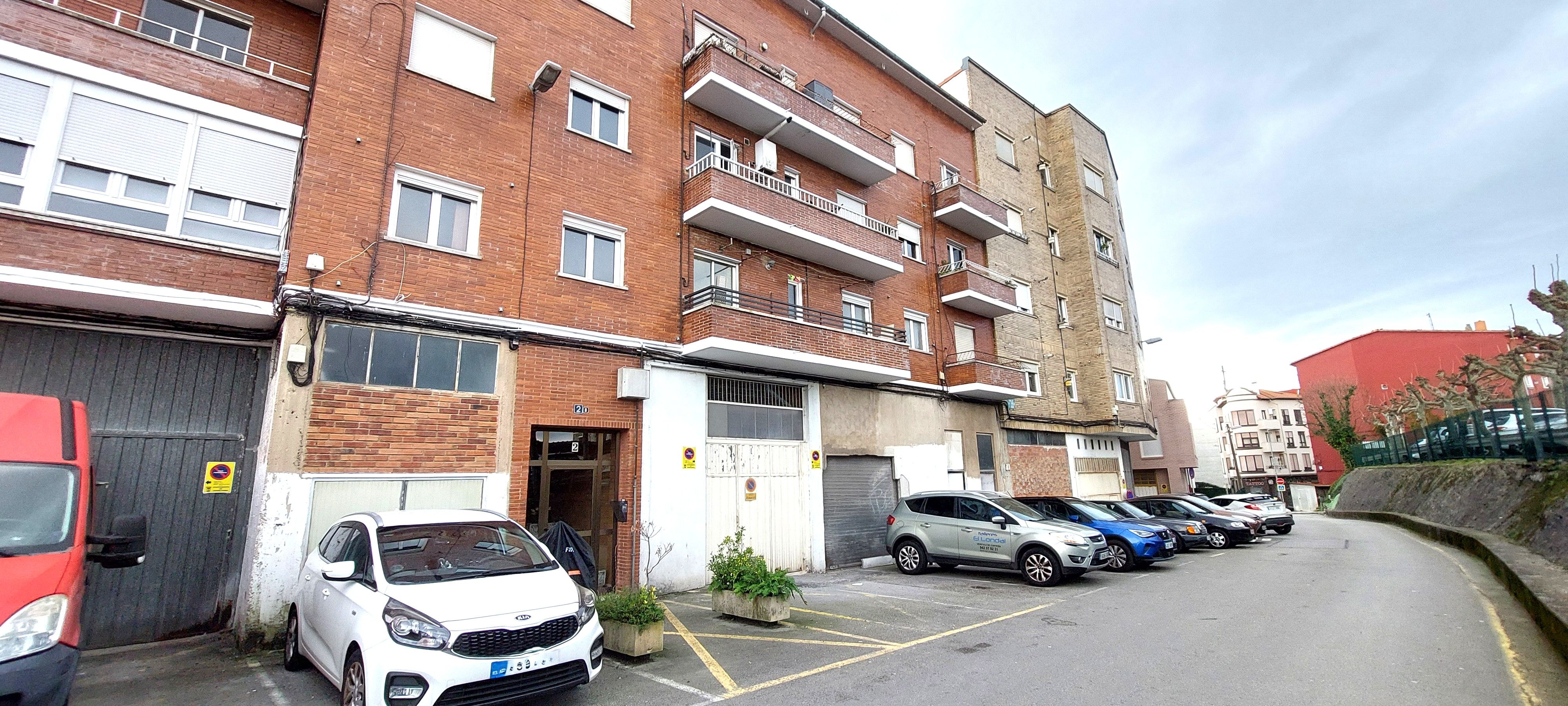 Exterior view of Flat for sale in Torrelavega 