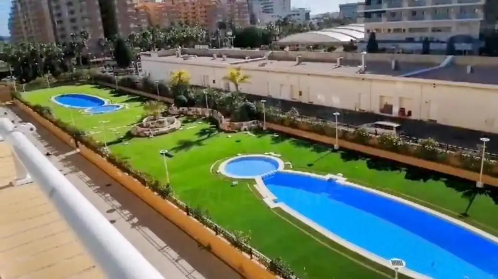 Flat with pool for sale in Avenida Central 6