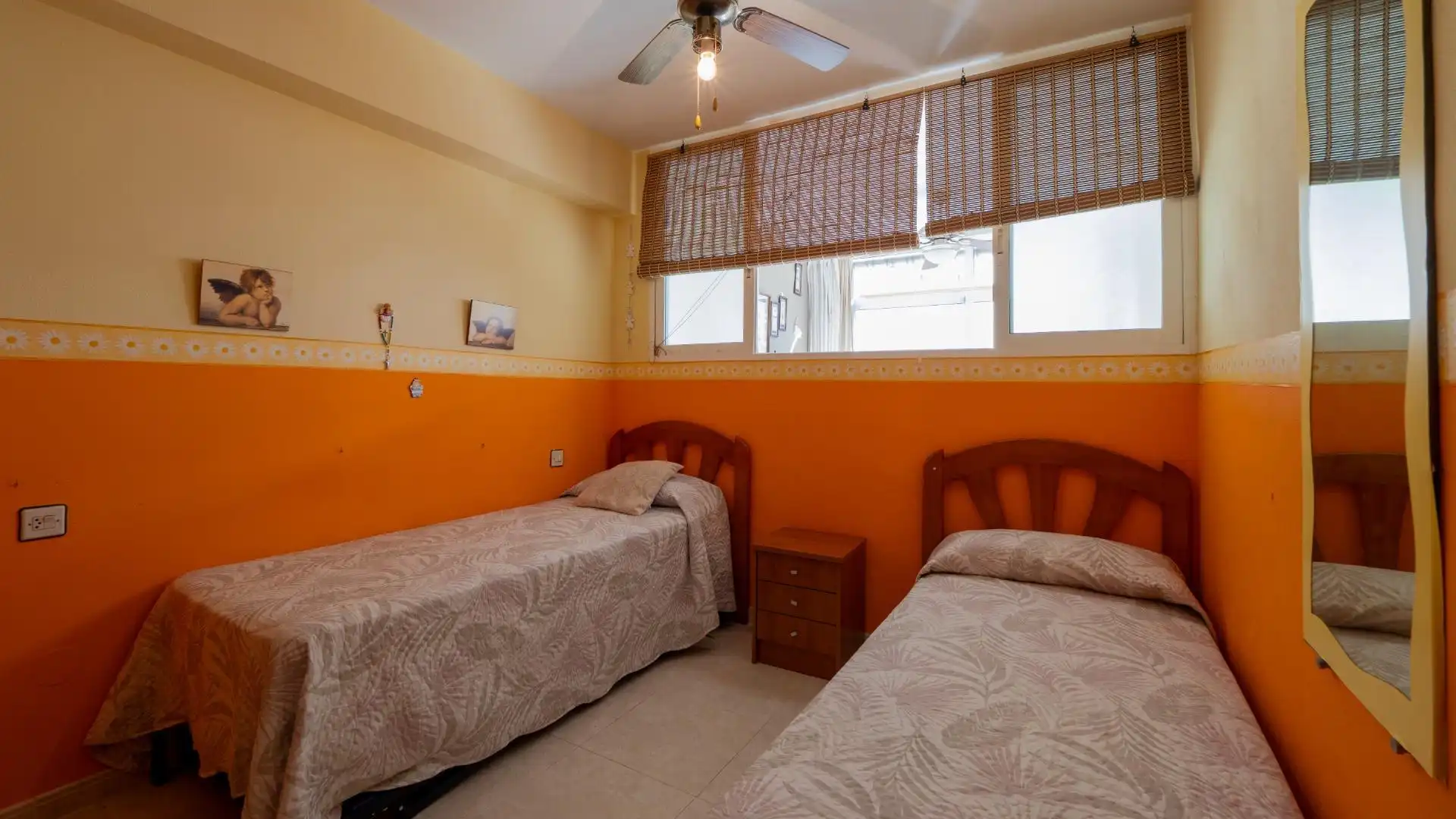Bedroom of Flat for sale in Benidorm  with Air Conditioner, Private garden and Community pool