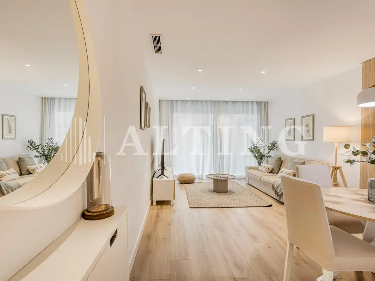 Living room of Flat for sale in Barcelona  with Heating, Parquet flooring and Terrace