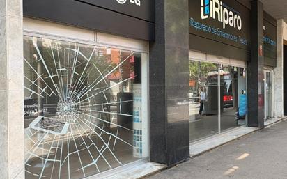 Exterior view of Premises for sale in  Barcelona Capital  with Air Conditioner, Parquet flooring and Alarm