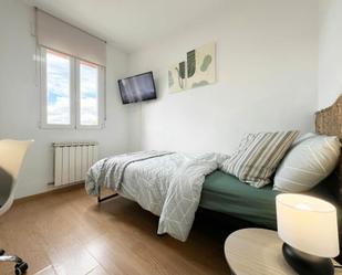 Bedroom of Flat to share in  Madrid Capital  with Heating, Washing machine and TV