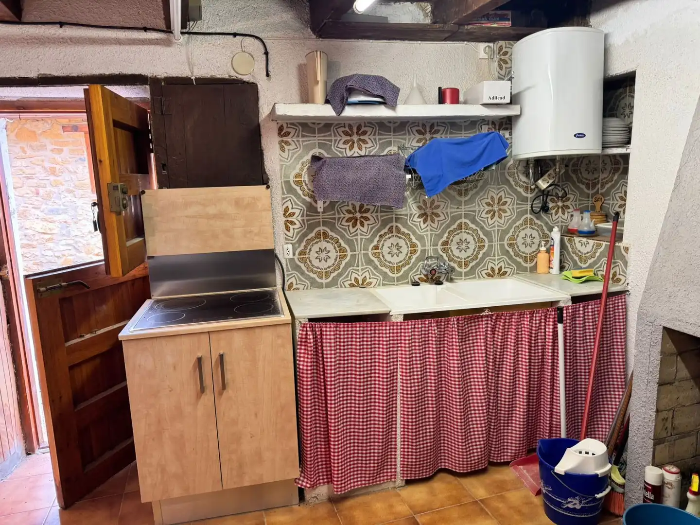 Cocina de Finca rústica en venta en La Pobla de Benifassà con Amueblado