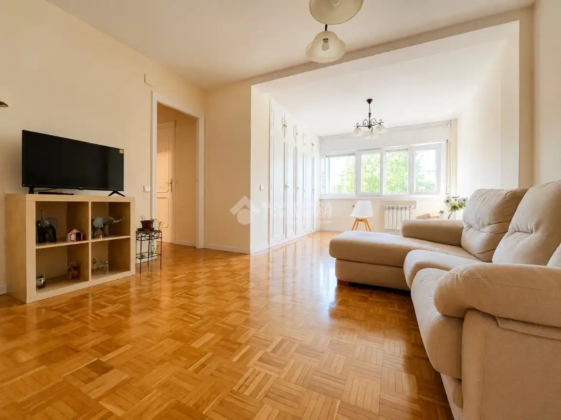 Sala de estar de Piso en venta en Madrid con Calefacción, Terraza y Trastero