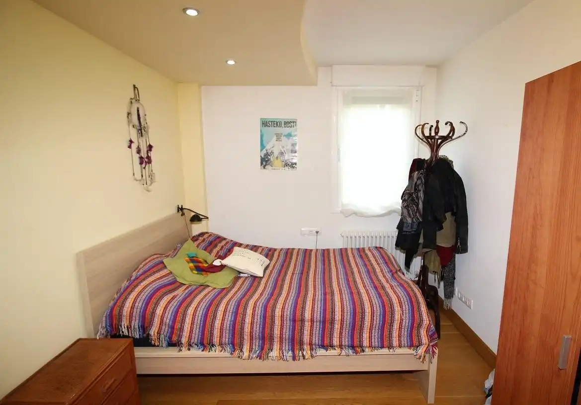 Habitación de Apartamento en venta en Oñati con Calefacción y Trastero