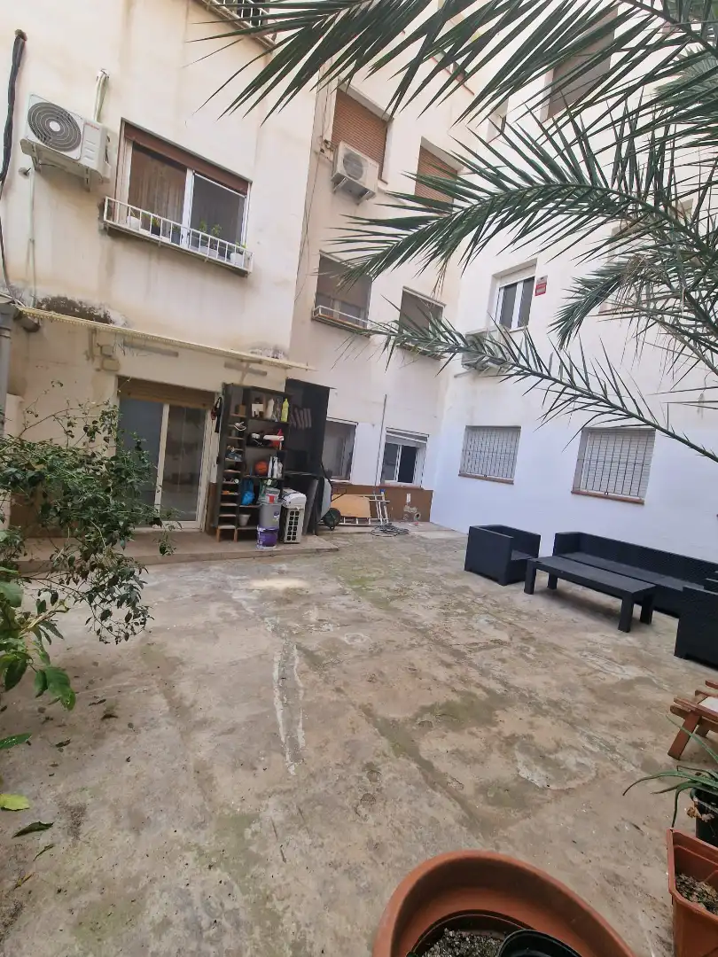 Piso en venta en Barcelona con Jardín privado