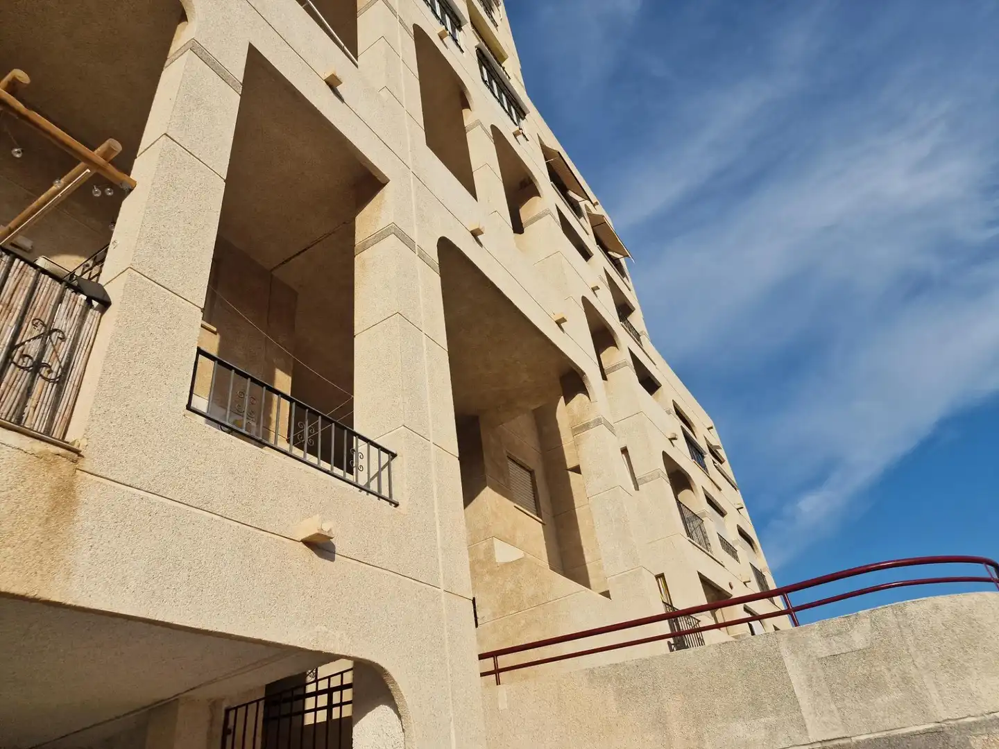 Apartament amb piscina en venda a Avenida LA MARINA, imagen 22