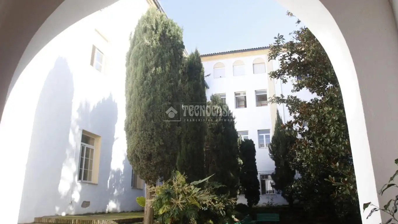 Vista exterior de Piso en venta en Córdoba con Aire acondicionado y Balcón