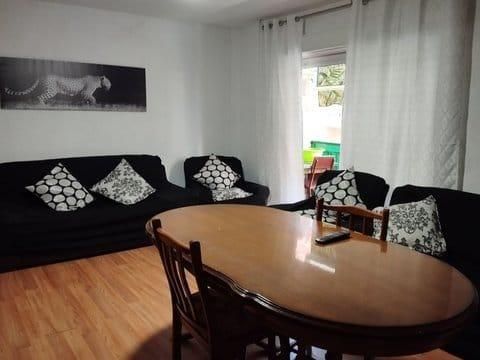 Living room of Flat for rent in  Granada Capital  with Terrace and Furnished