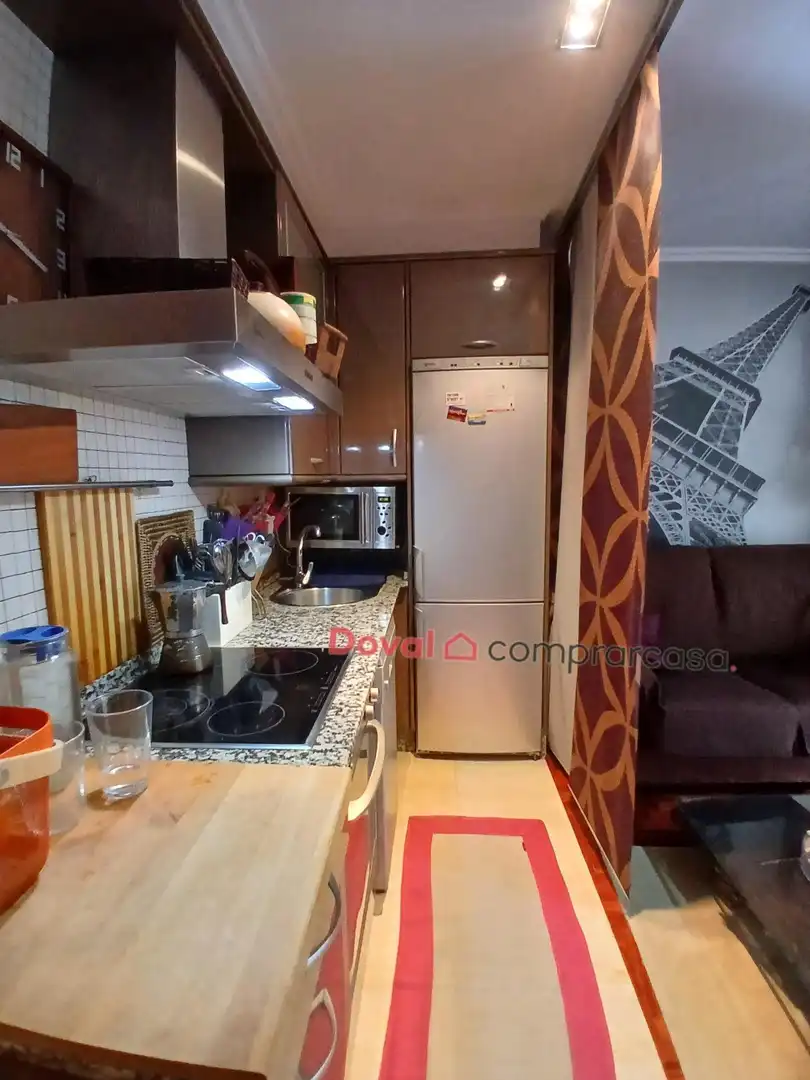 Kitchen of Flat for sale in Vigo   with Heating and Storage room