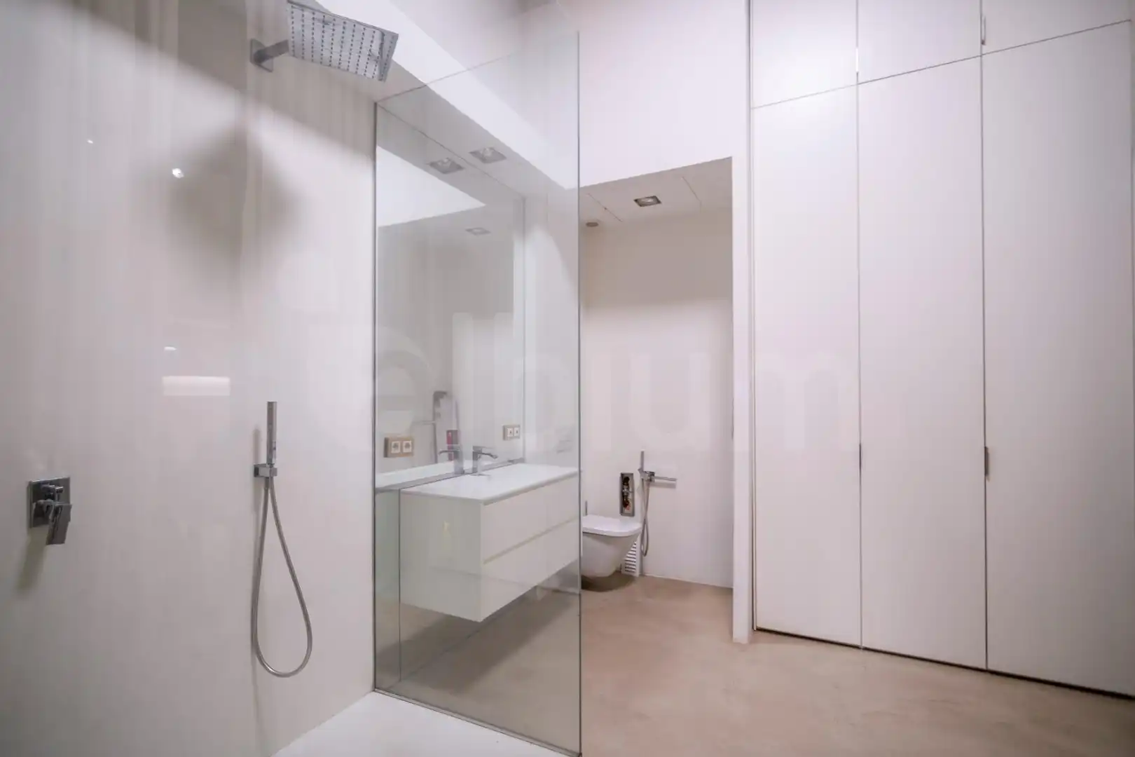 Baño de Oficina de alquiler en Ciutat Vella
