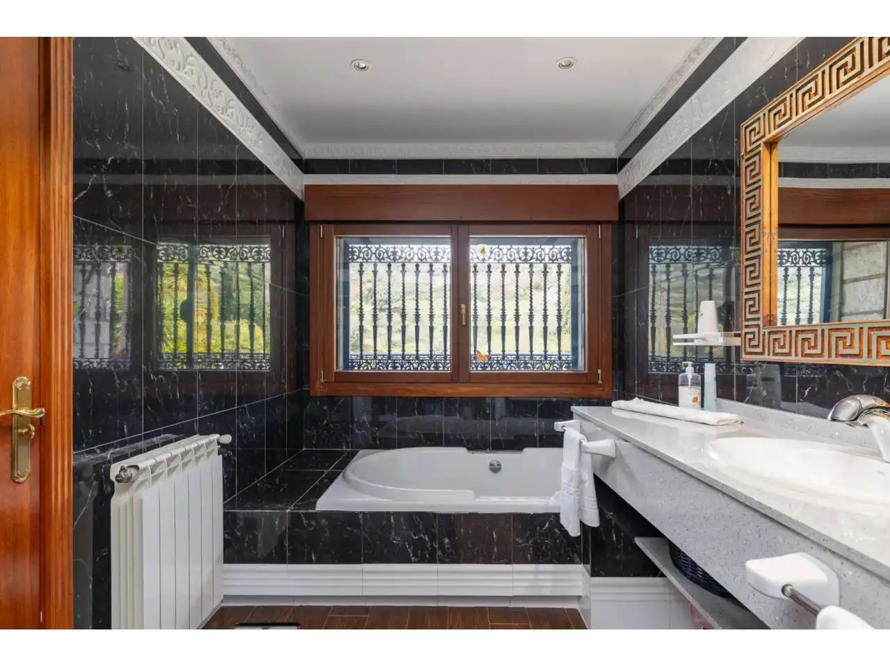 Badezimmer von Haus oder Chalet zum Verkauf in El Tiemblo  mit Klimaanlage, Heizung und Privatgarten