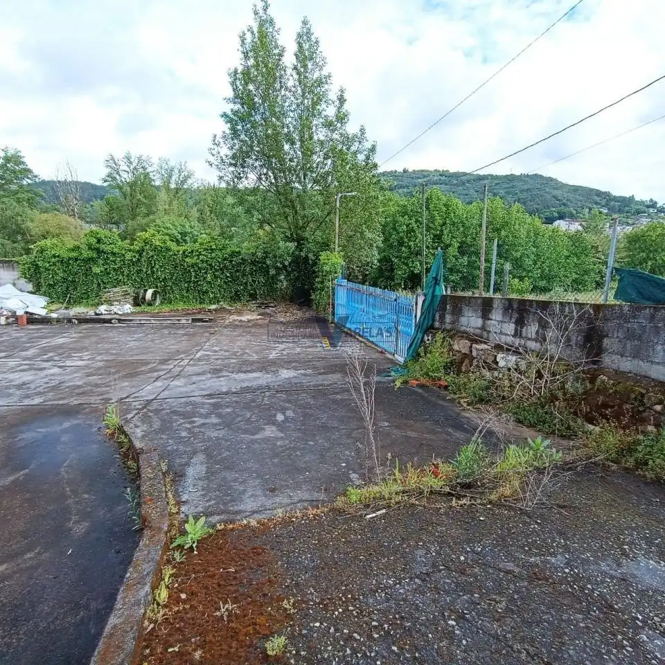 Fabrikhallen zum Verkauf in Ourense Capital 