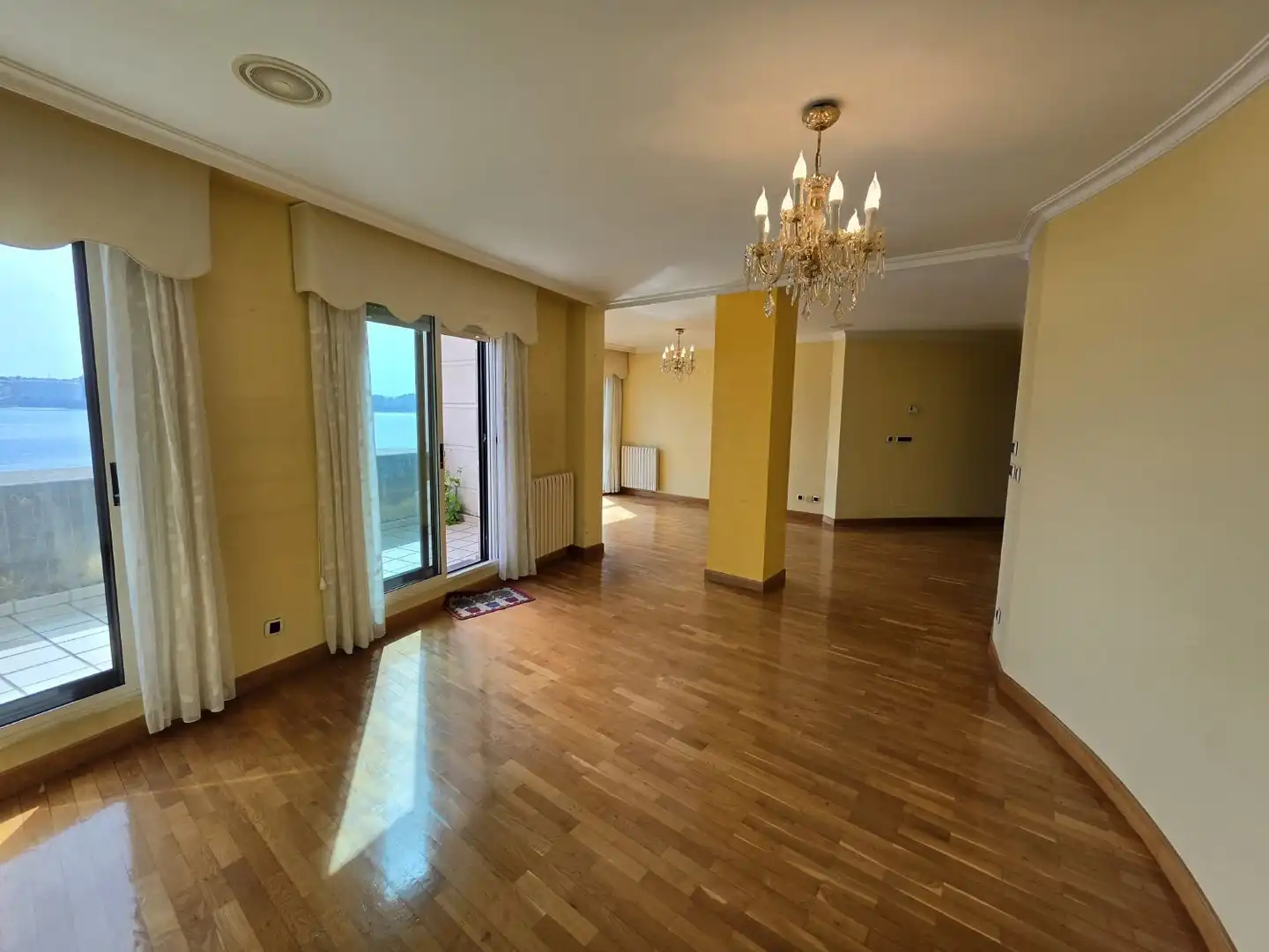Sala de estar de Piso en venta en A Coruña Capital  con Calefacción, Terraza y Trastero