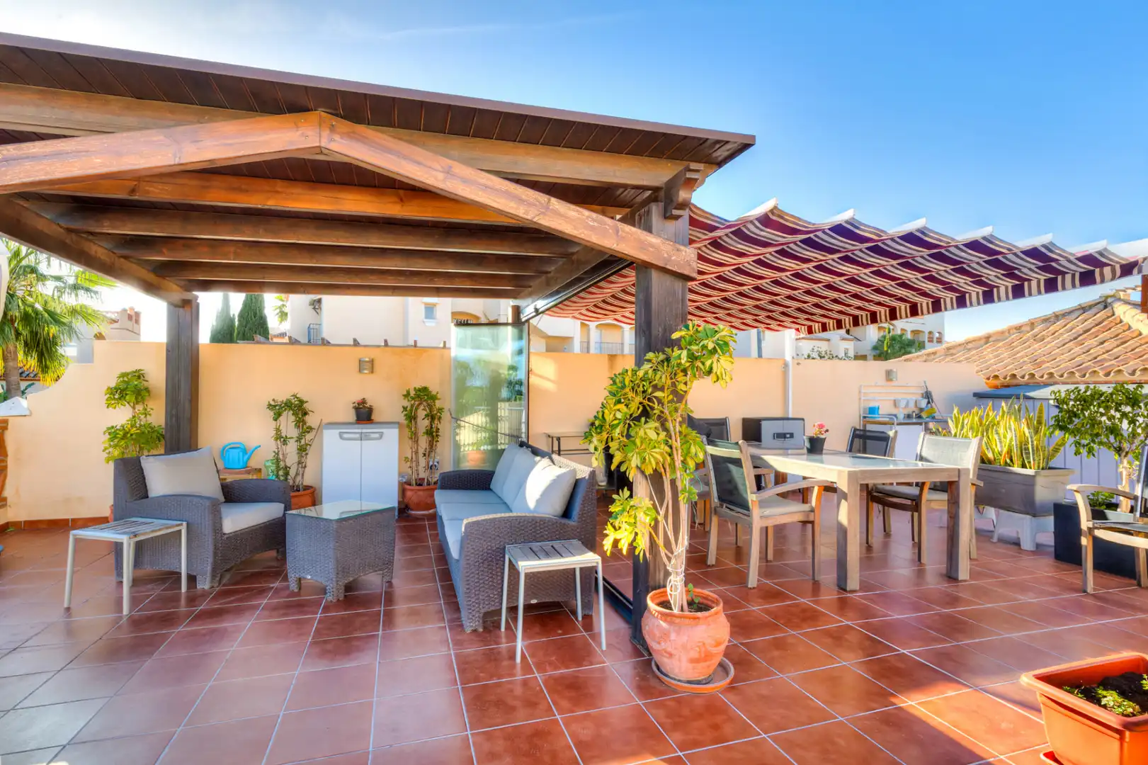 Terrasse von Dachboden zum Verkauf in Estepona mit Klimaanlage, Heizung und Terrasse