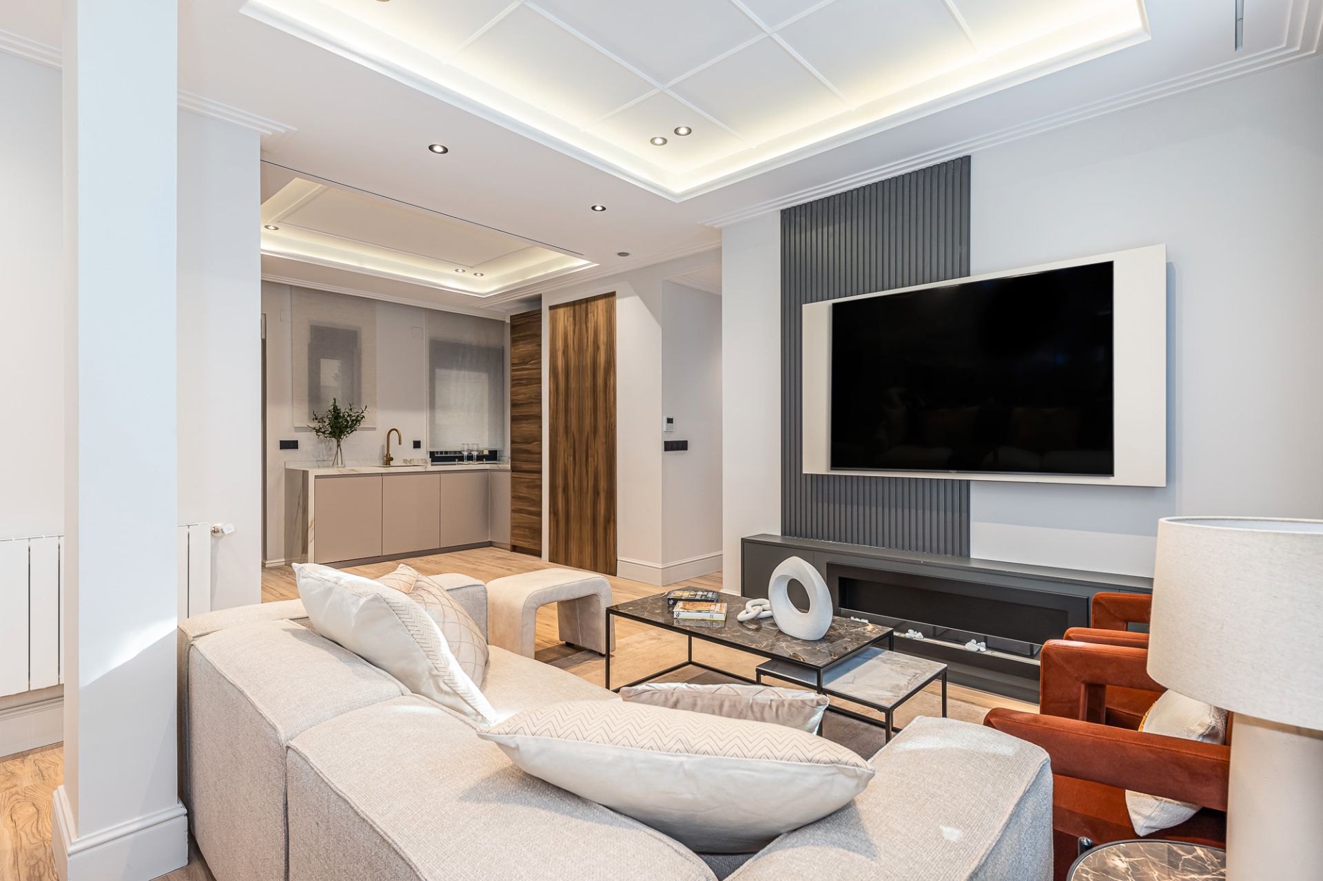 Living room of Flat for sale in  Madrid Capital  with Air Conditioner, Heating and Furnished