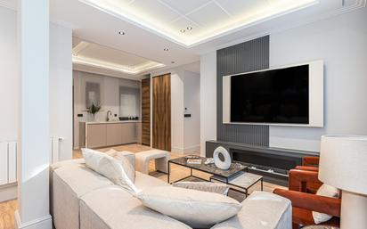 Living room of Flat for sale in  Madrid Capital  with Air Conditioner, Heating and Furnished