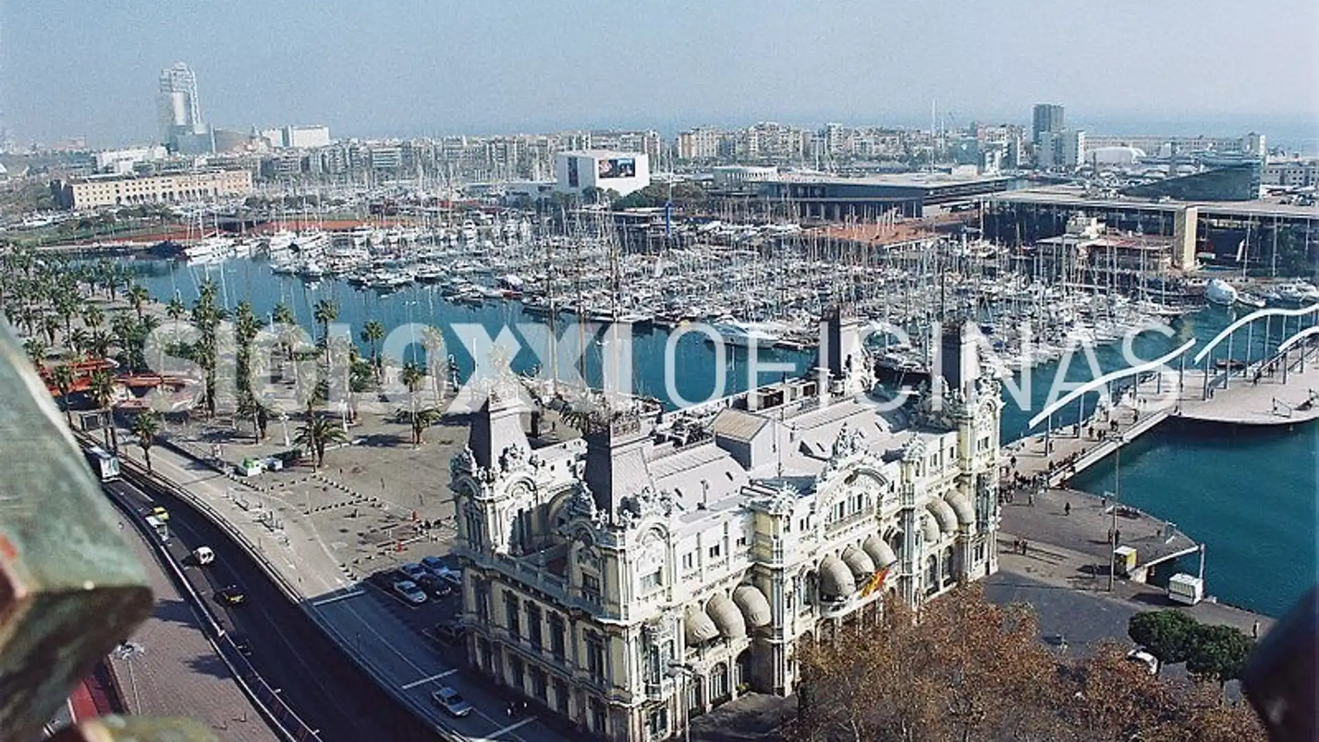Vista exterior de Oficina en venda en  Barcelona Capital