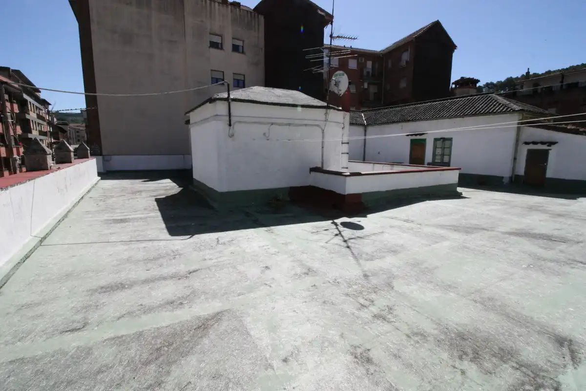 Vista exterior de Edificio en venta en Arenas de San Pedro