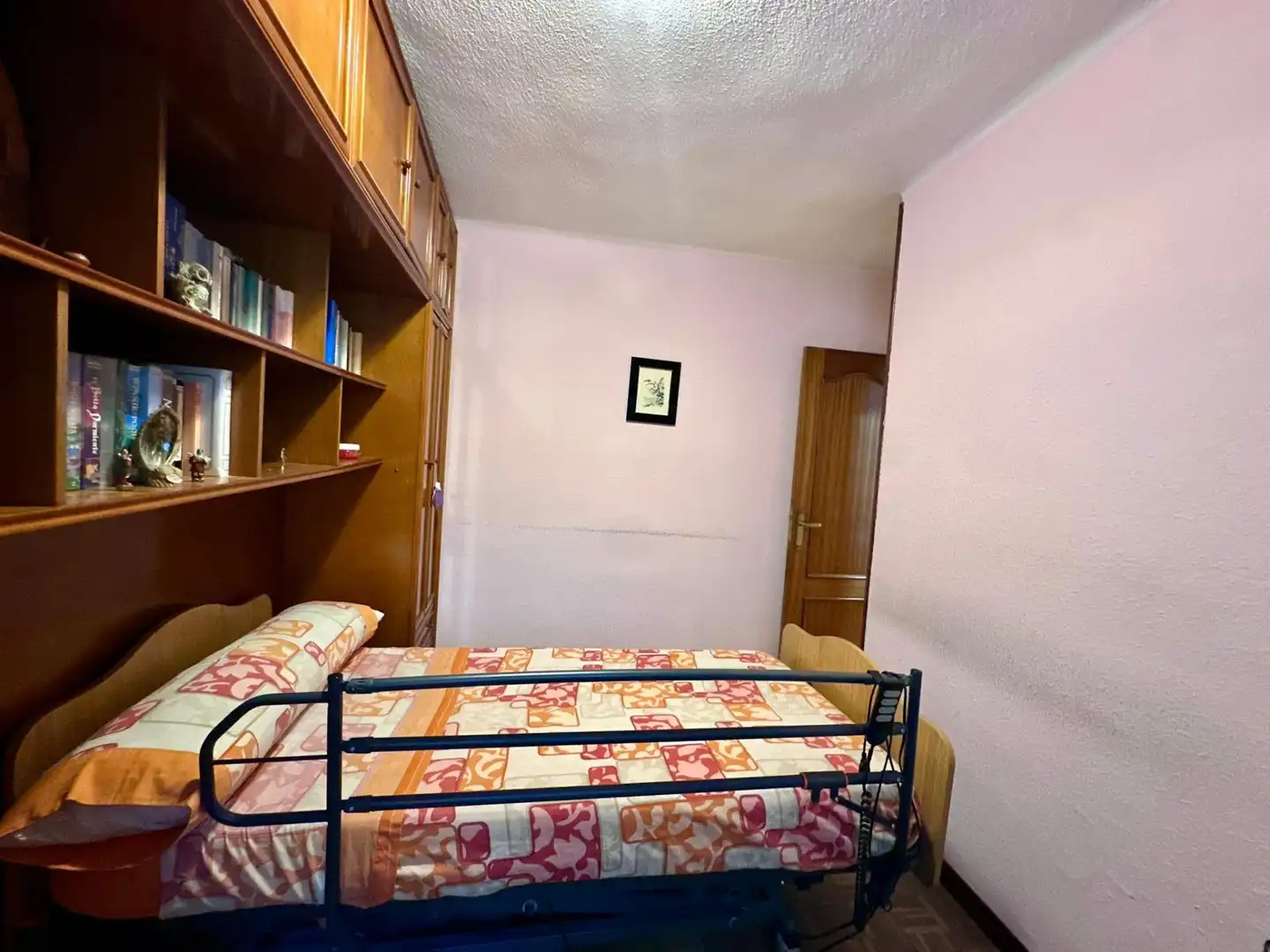 Habitación de Piso en venta en Madrid con Calefacción, Parquet y Terraza